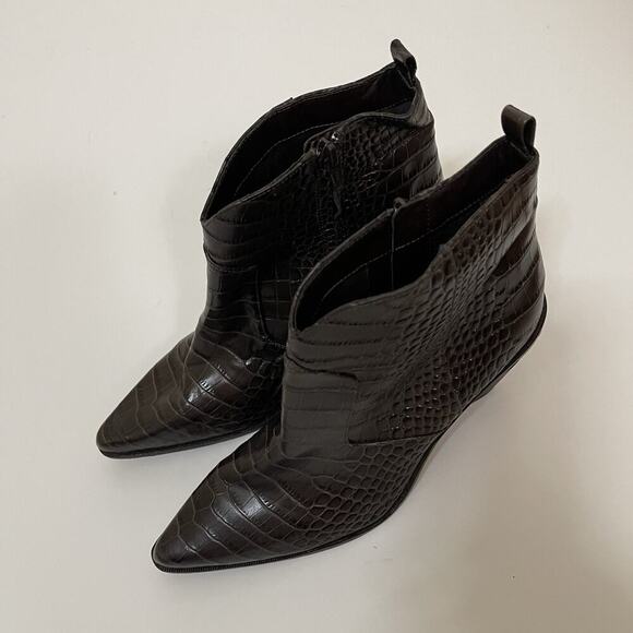 Gianni Bini Patent brown crocodile print ankle point toe western boots 9.5 - Picture 2 of 10